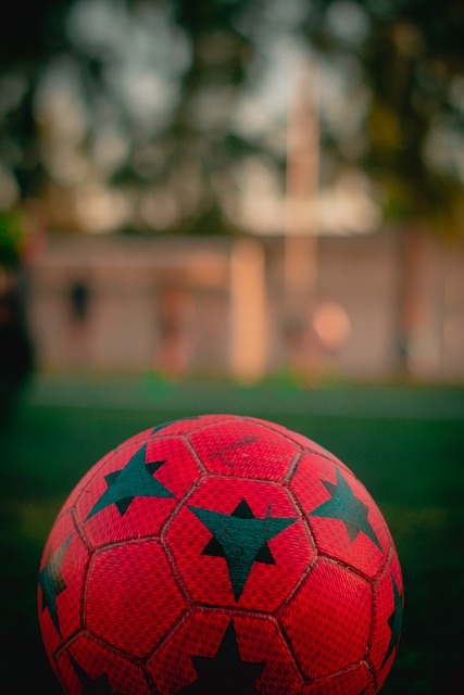 本菲卡坚持为内维斯标价1.2亿欧，巴黎枪手曼联无意满足要价.